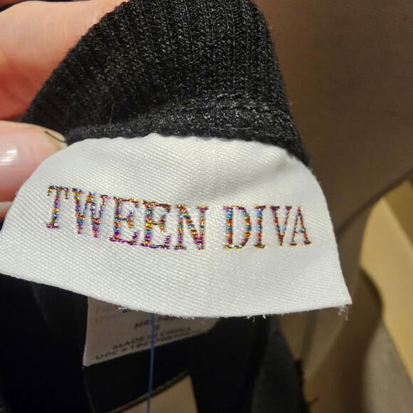 Tween Diva 8 Butterfly Mesh Sleeve Crop Top Croquette Goth Inspired Y2K Cute - Picture 9 of 11